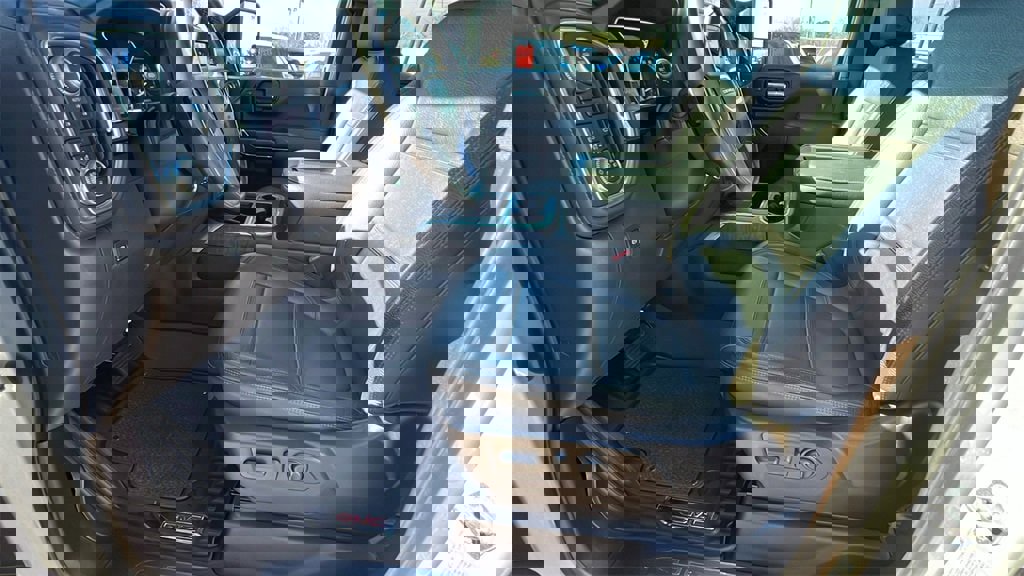 Used 2021 GMC Sierra 2500 Denali w/ Denali Ultimate Package image 13