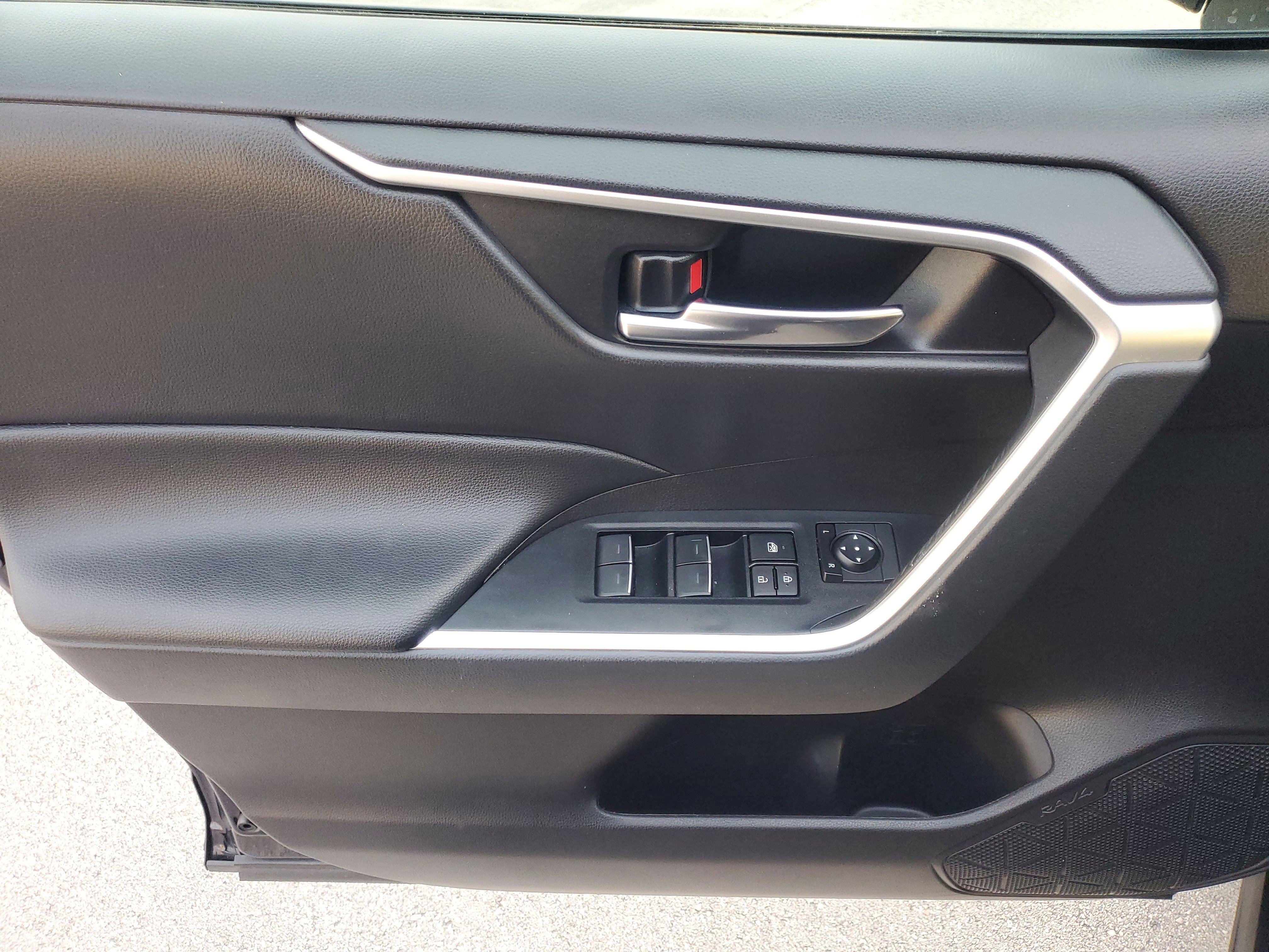 Used 2024 Toyota RAV4 XLE Premium image 20