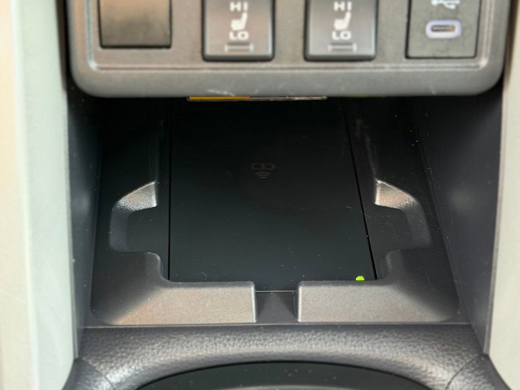 Used 2025 Toyota Corolla Cross XLE AWD/4WD image 19