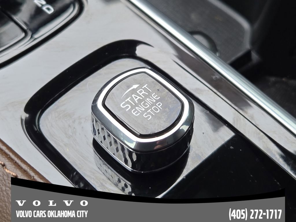 Certified 2023 Volvo XC90 B6 Ultimate w/ Protection Package Premier image 20