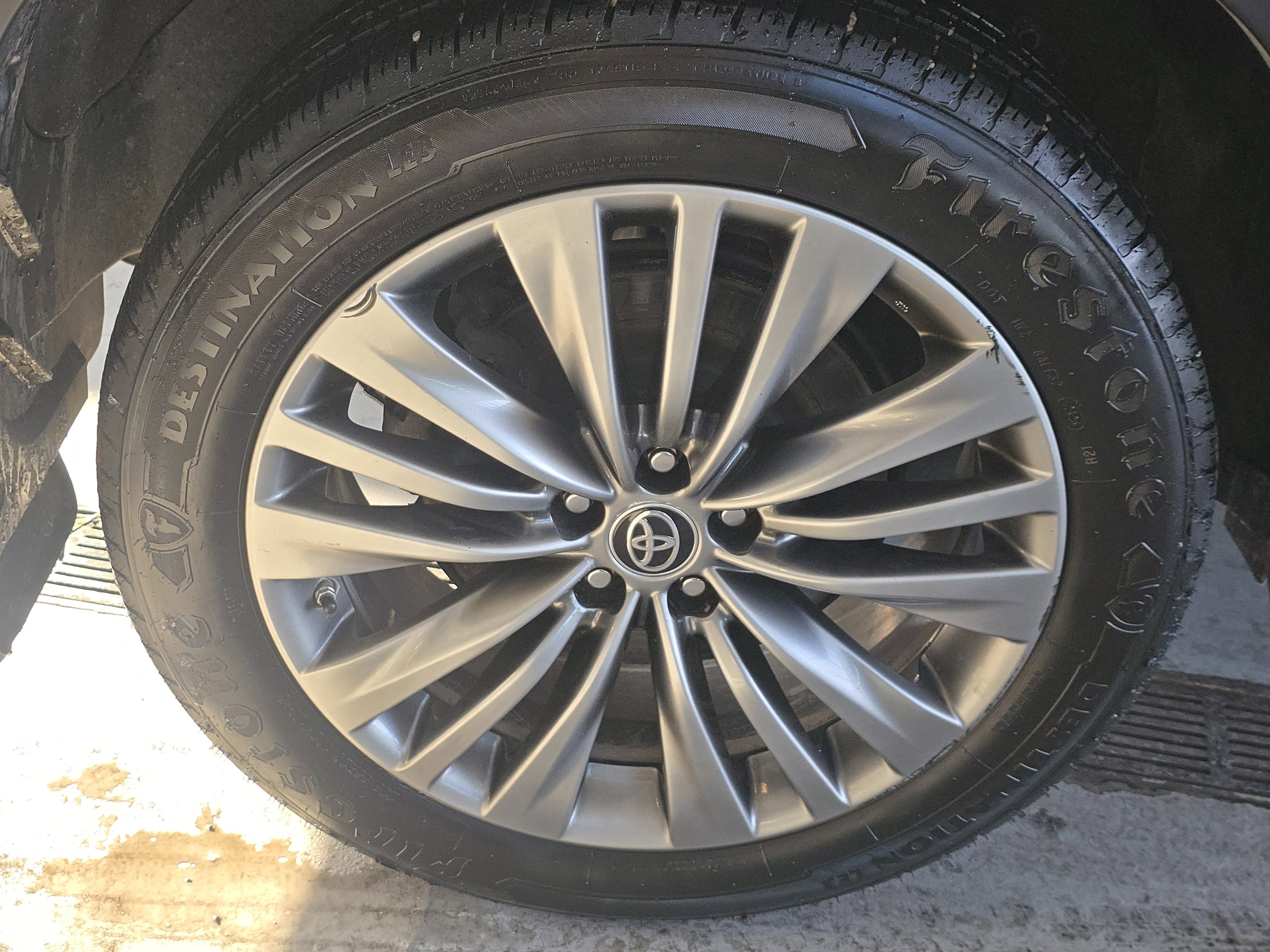 Used 2021 Toyota Highlander Platinum image 12