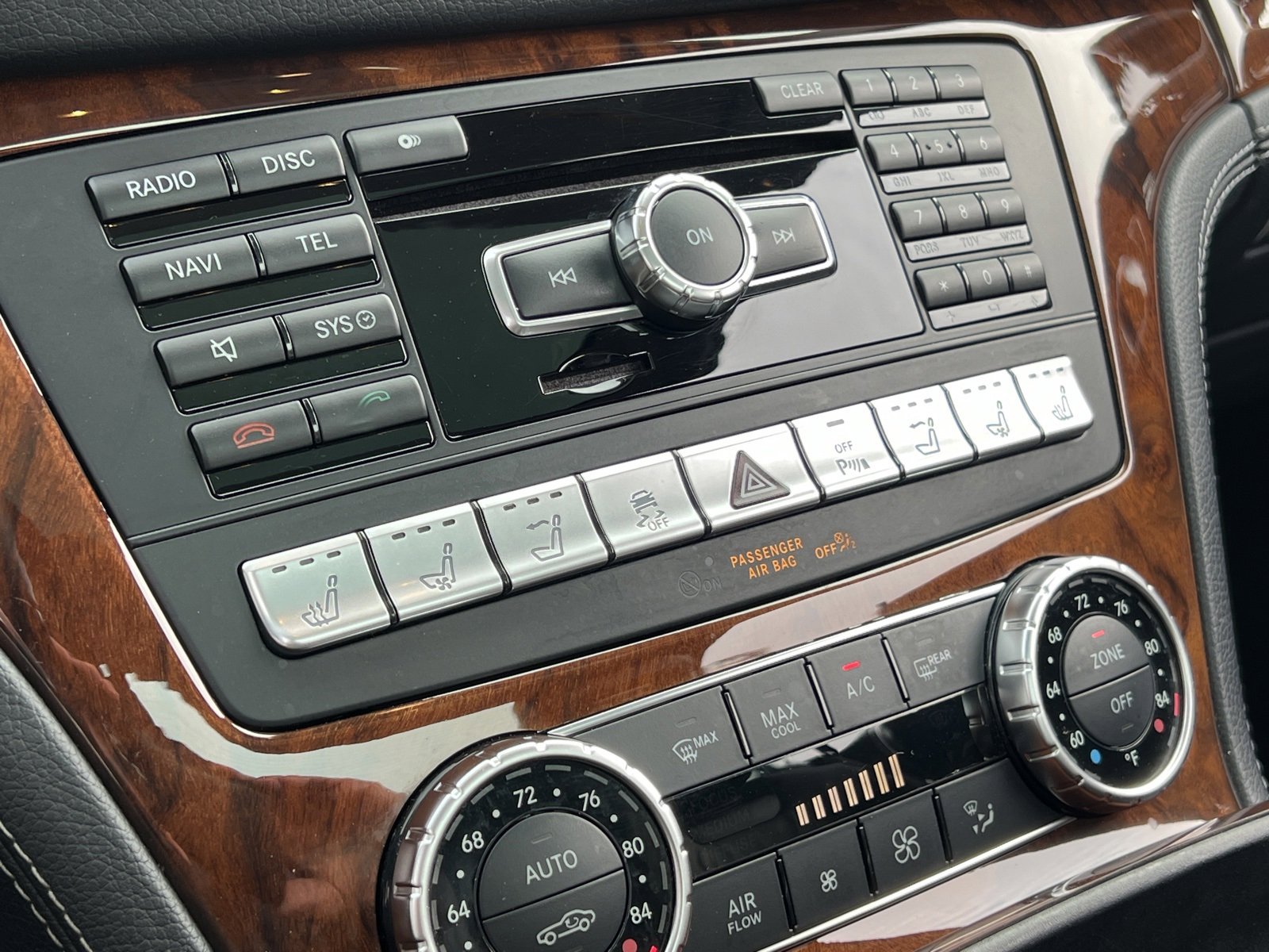 Used 2014 Mercedes-Benz SL 550 image 23