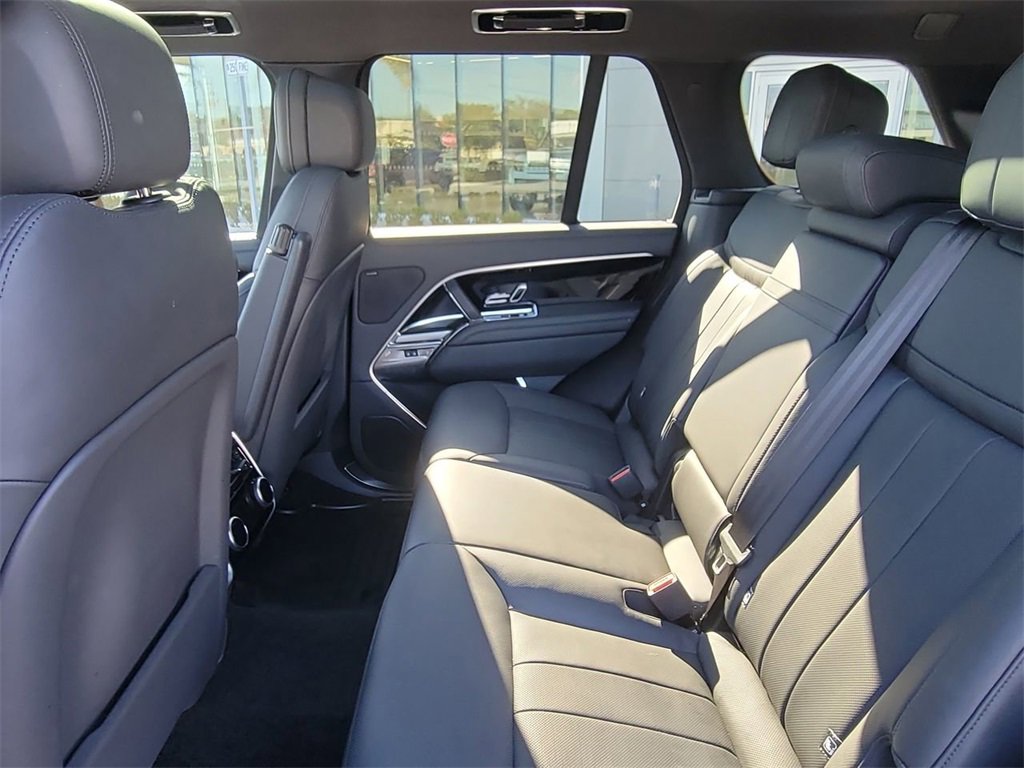 Used 2023 Land Rover Range Rover SE image 16