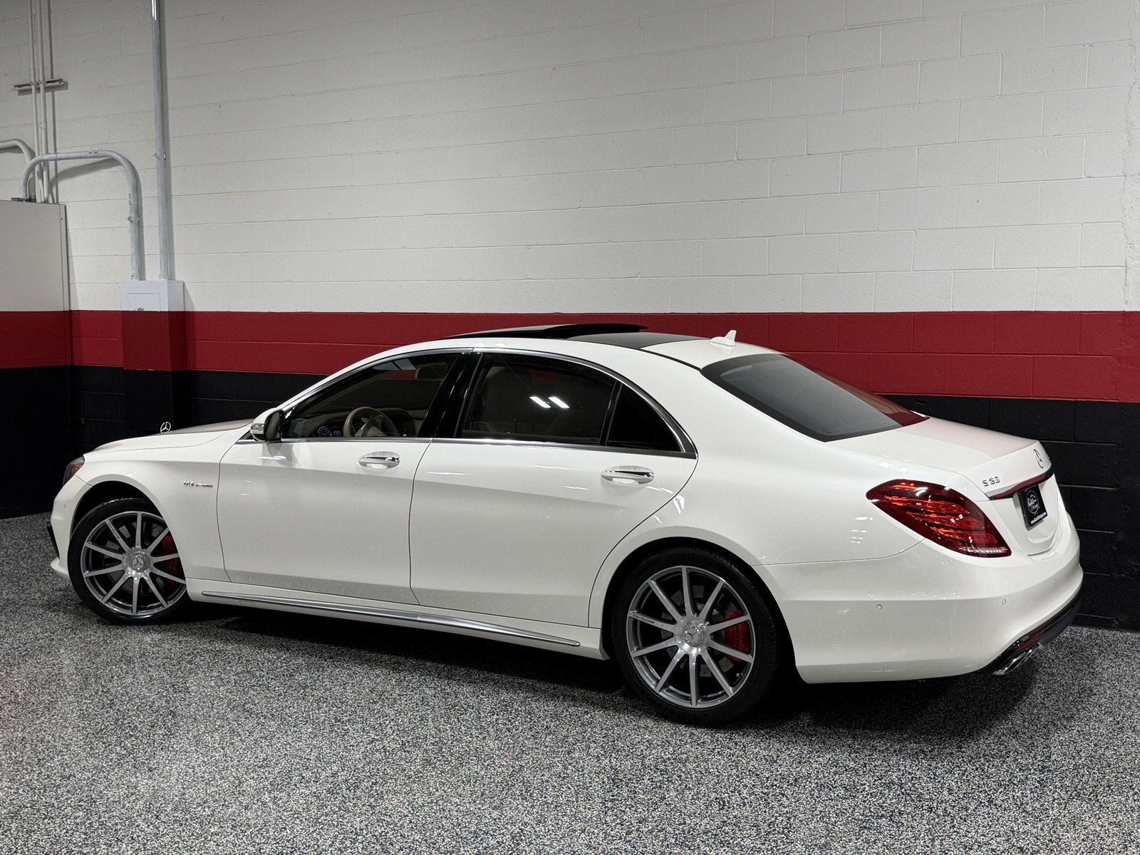 Used 2015 Mercedes-Benz S 63 AMG 4MATIC Sedan w/ Driver Assistance Package image 25