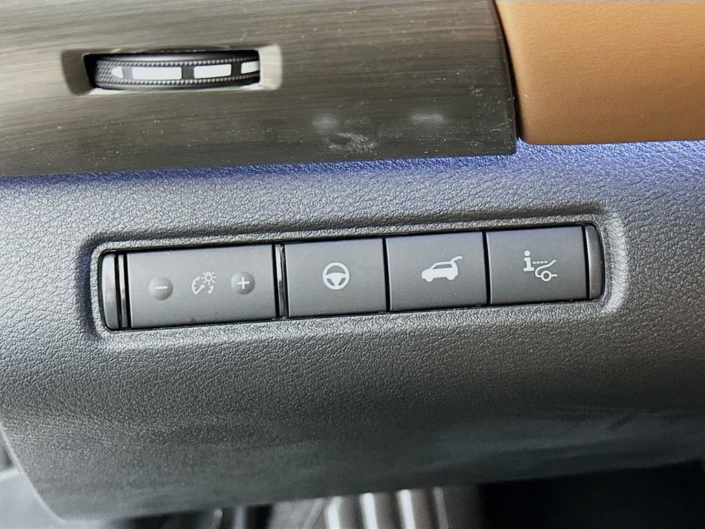 New 2025 Nissan Pathfinder Platinum w/ Black Appearance Package image 15