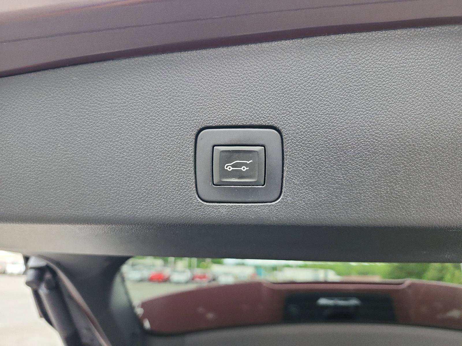 Certified 2022 Buick Encore GX Essence w/ Advanced Technology Package FWD image 9