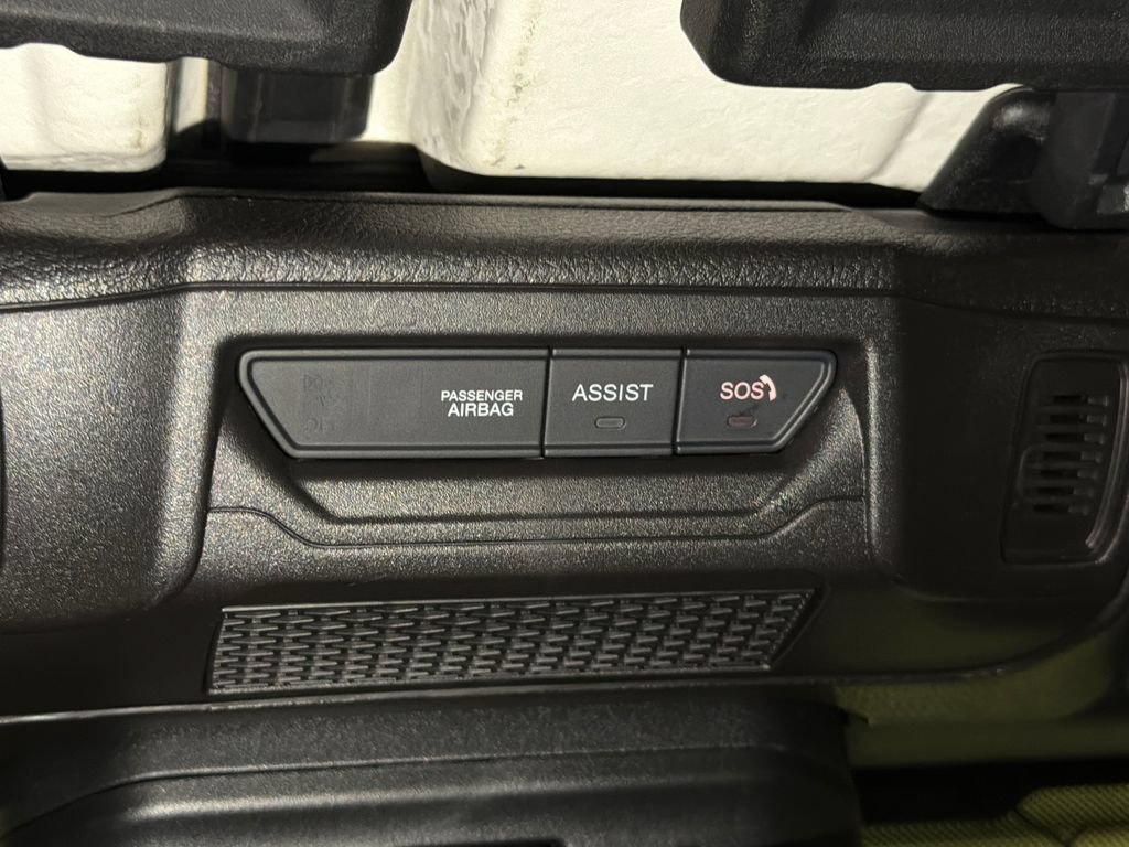 Used 2024 Jeep Wrangler Unlimited Sahara AWD/4WD image 29