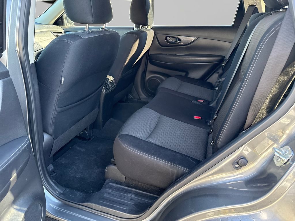 Used 2020 Nissan Rogue SV image 10