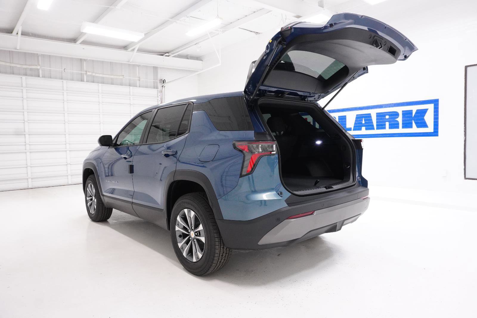 New 2026 Chevrolet Equinox LT w/ Safety and Technology Package image 8