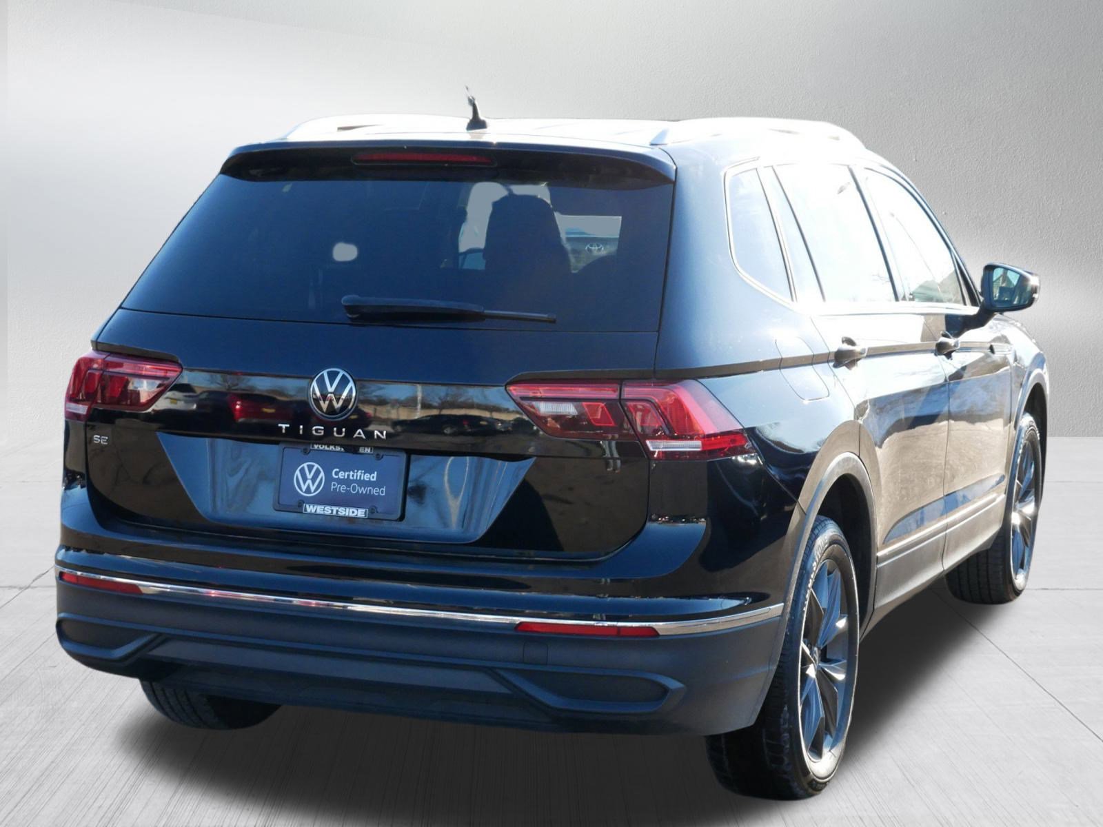 Certified 2023 Volkswagen Tiguan SE image 6