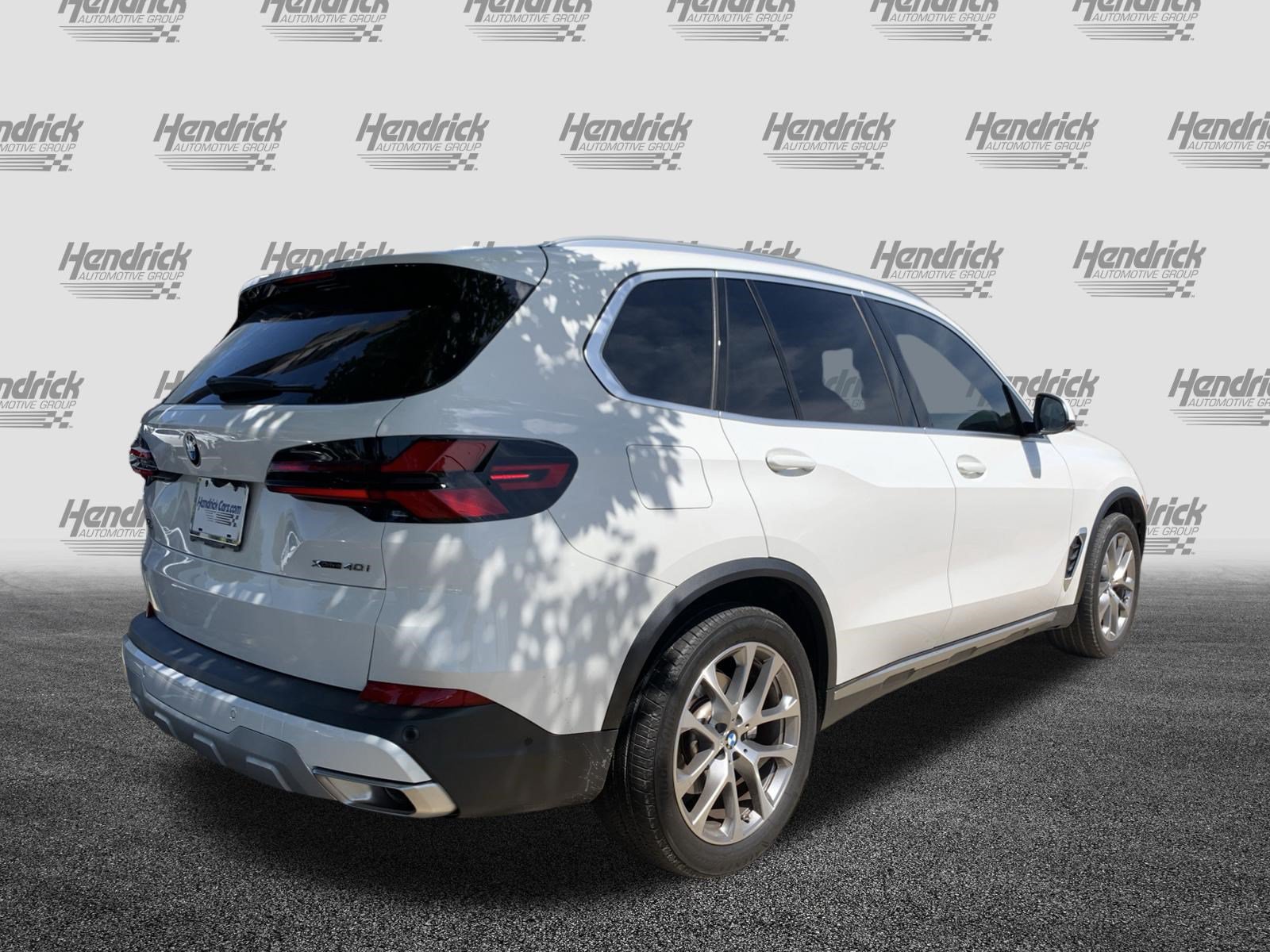 Used 2024 BMW X5 xDrive40i w/ Parking Assistance Package AWD/4WD image 10