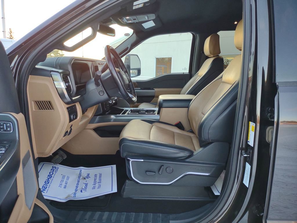 Used 2024 Ford F350 Lariat image 9