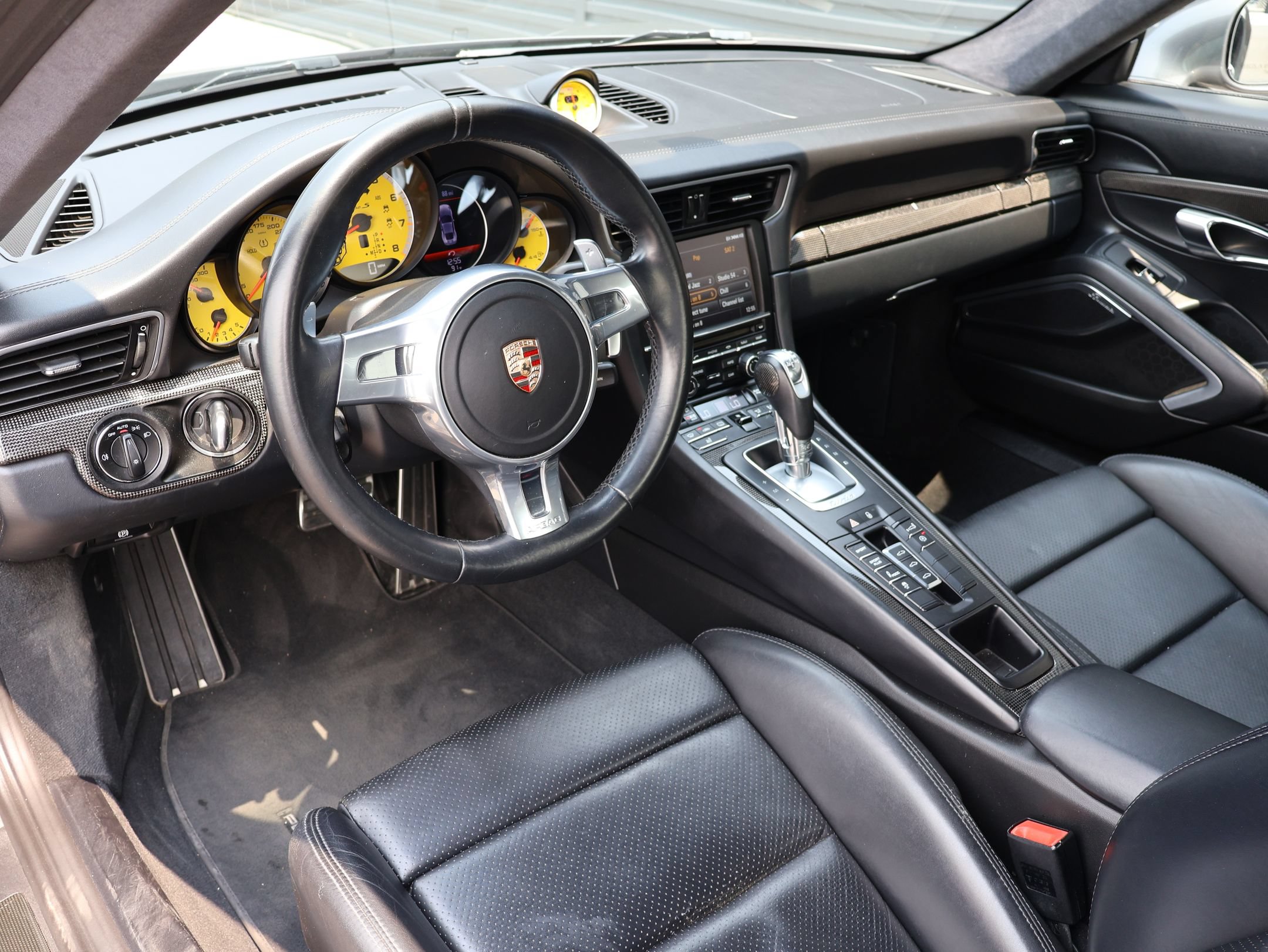 Used 2014 Porsche 911 Turbo S AWD/4WD image 4