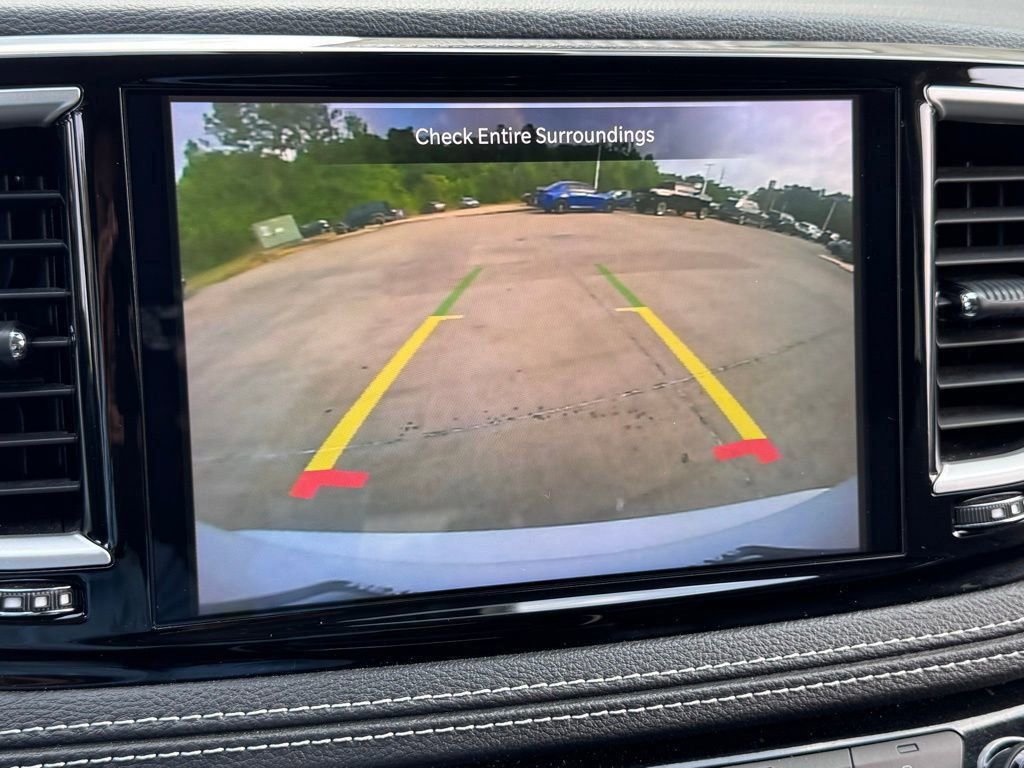 Used 2024 Chrysler Pacifica Limited FWD image 6