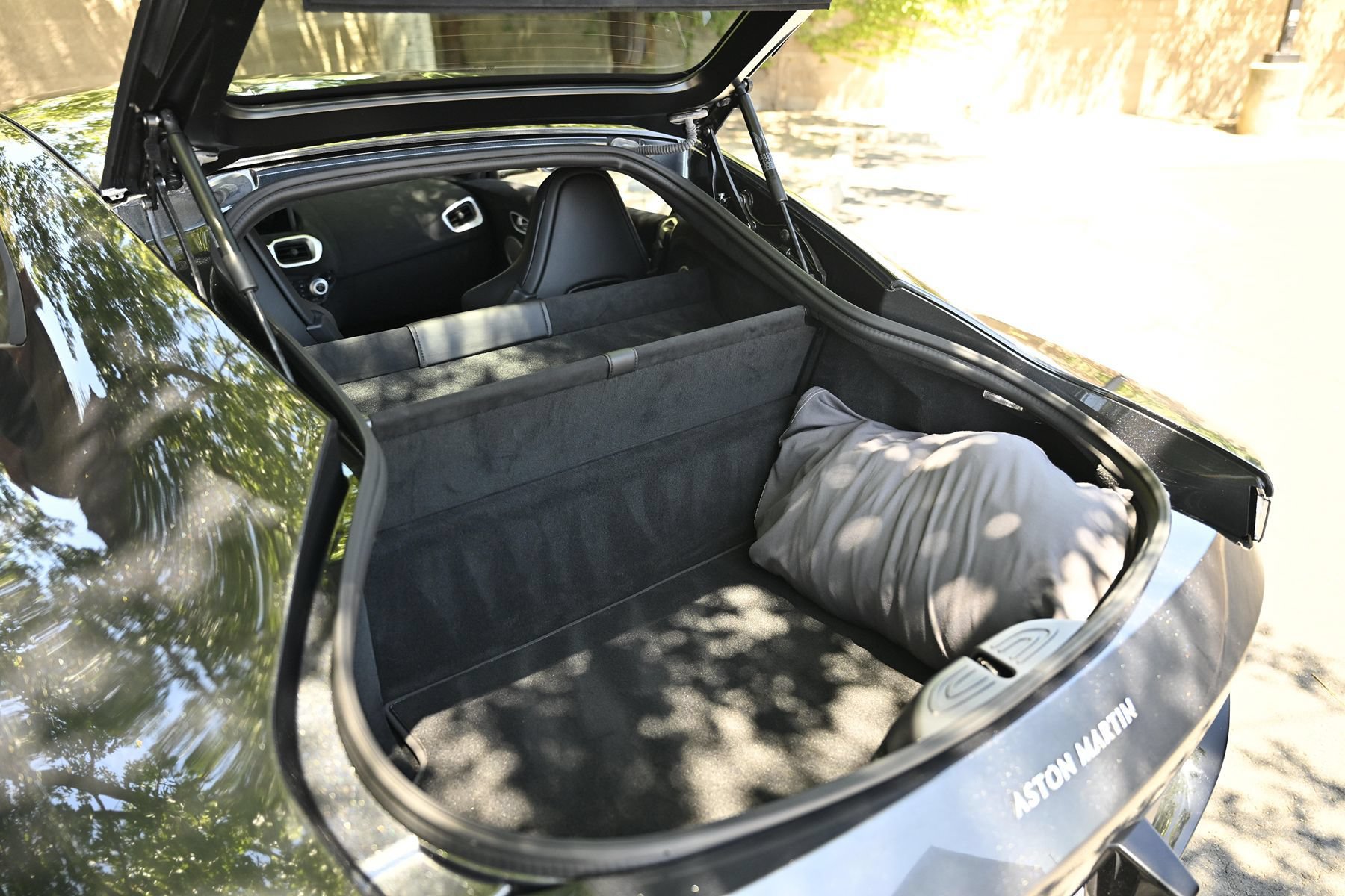 Used 2020 Aston Martin V8 Vantage Coupe RWD image 20