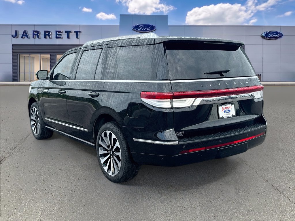 Used 2023 Lincoln Navigator Reserve AWD/4WD image 5