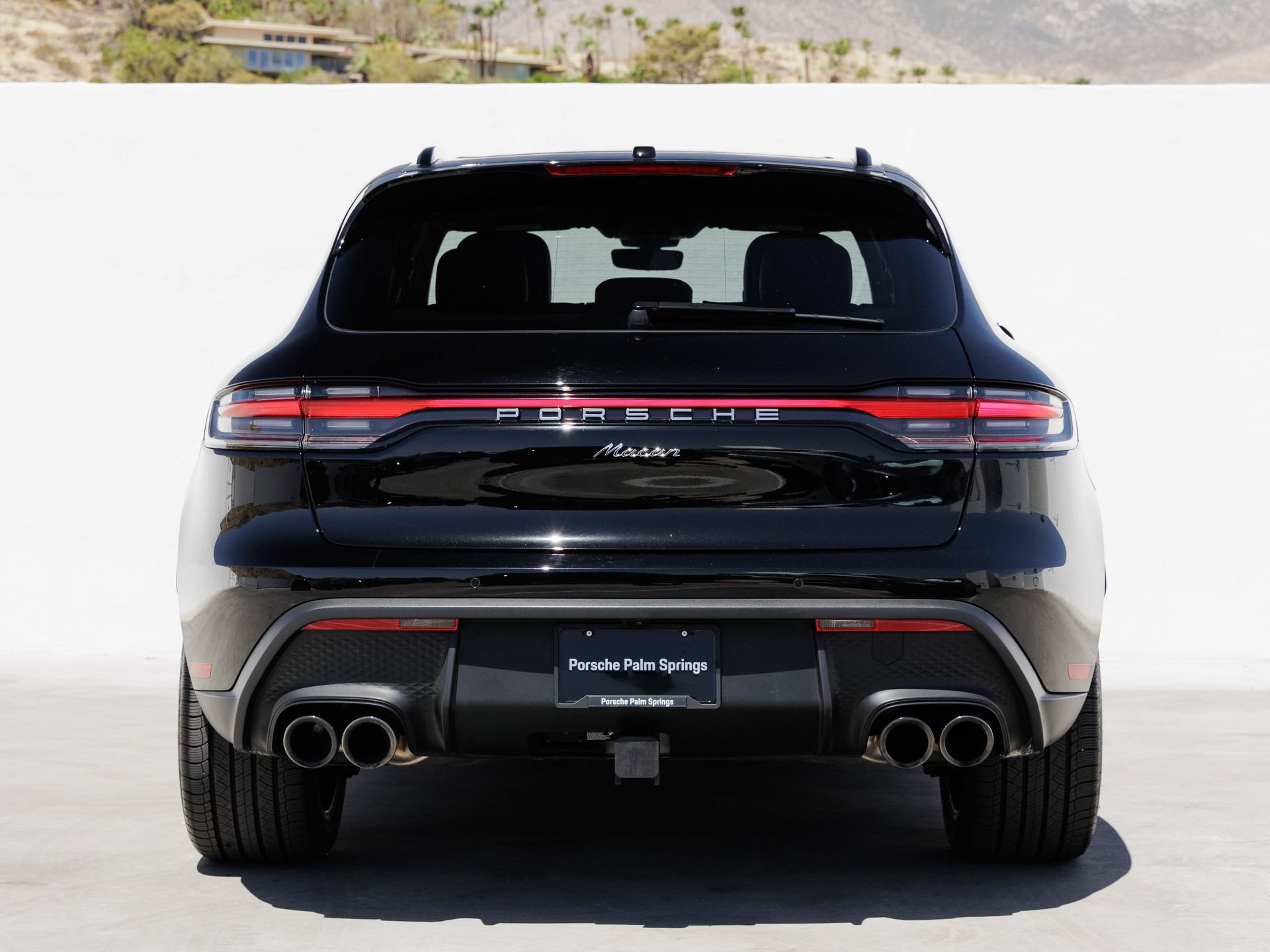 Certified 2025 Porsche Macan AWD/4WD image 6