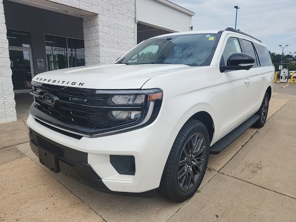New 2026 Ford Expedition Max Platinum w/ Stealth Appearance Package AWD/4WD image 3