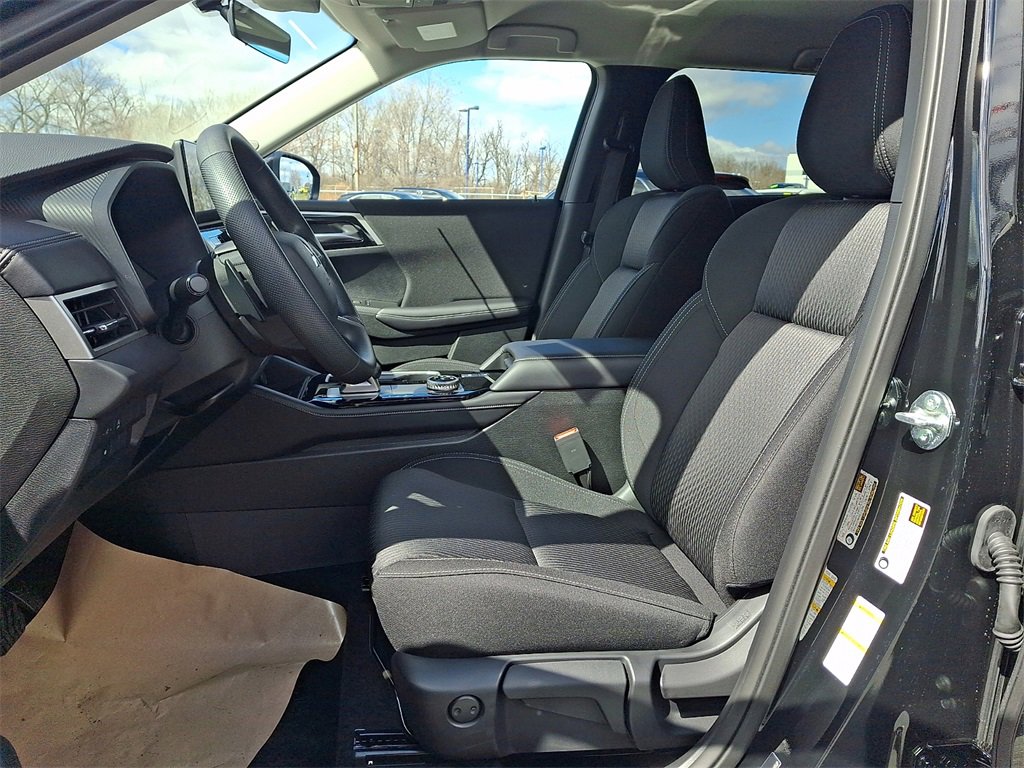 New 2026 Mitsubishi Outlander ES image 7