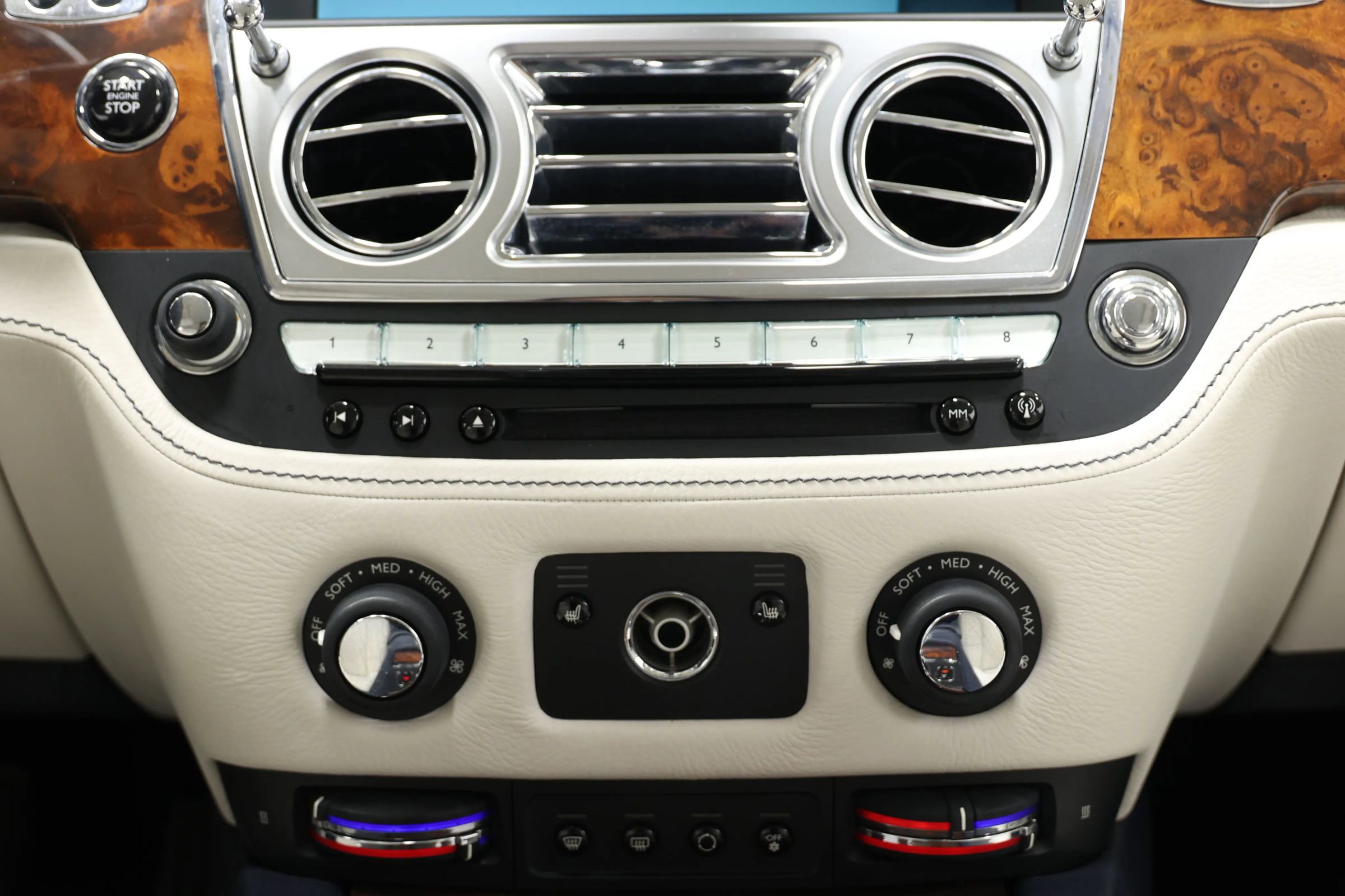 Used 2015 Rolls-Royce Ghost image 38