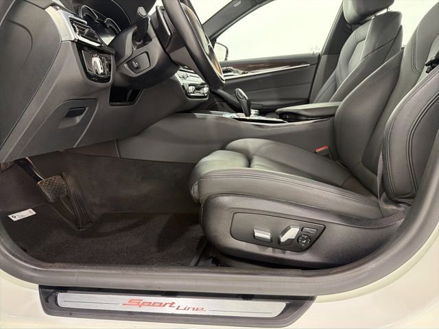 Used 2019 BMW 530i xDrive w/ Convenience Package AWD/4WD image 14
