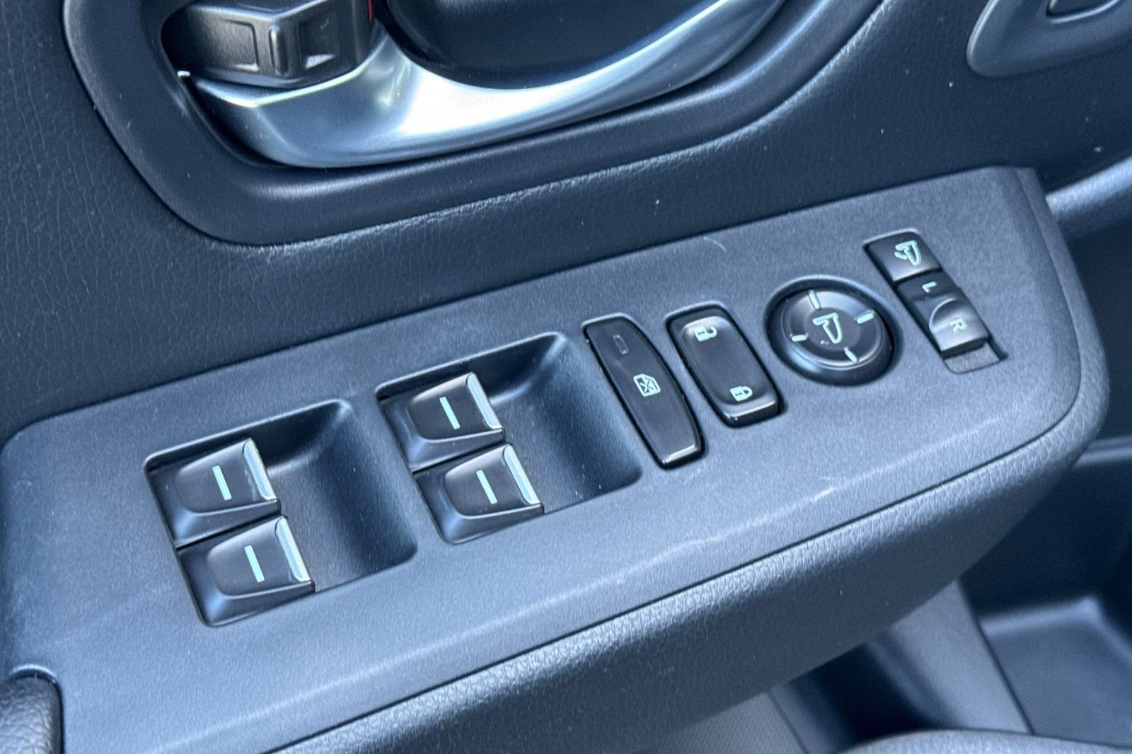 Used 2025 Honda Pilot Black Edition image 13