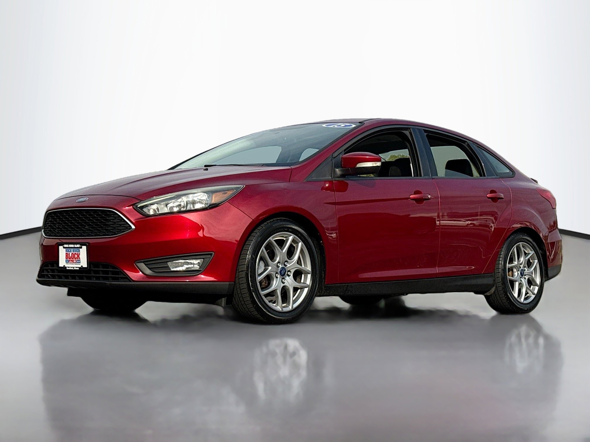 Used 2015 Ford Focus SE w/ Equipment Group 201A image 11