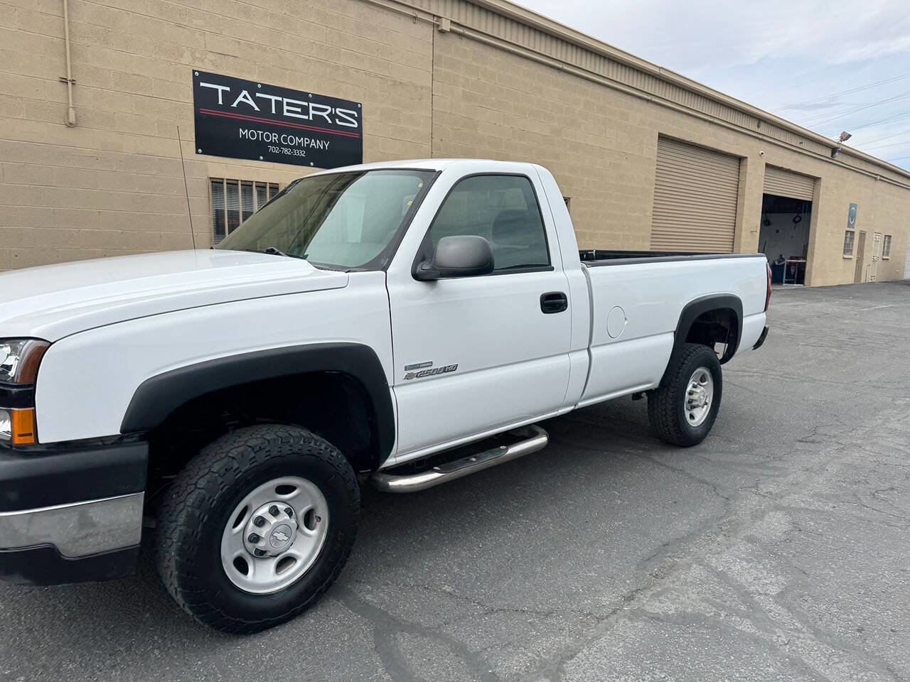 Used 2007 Chevrolet Silverado 2500 W/T w/ Heavy-Duty Power Package image 5