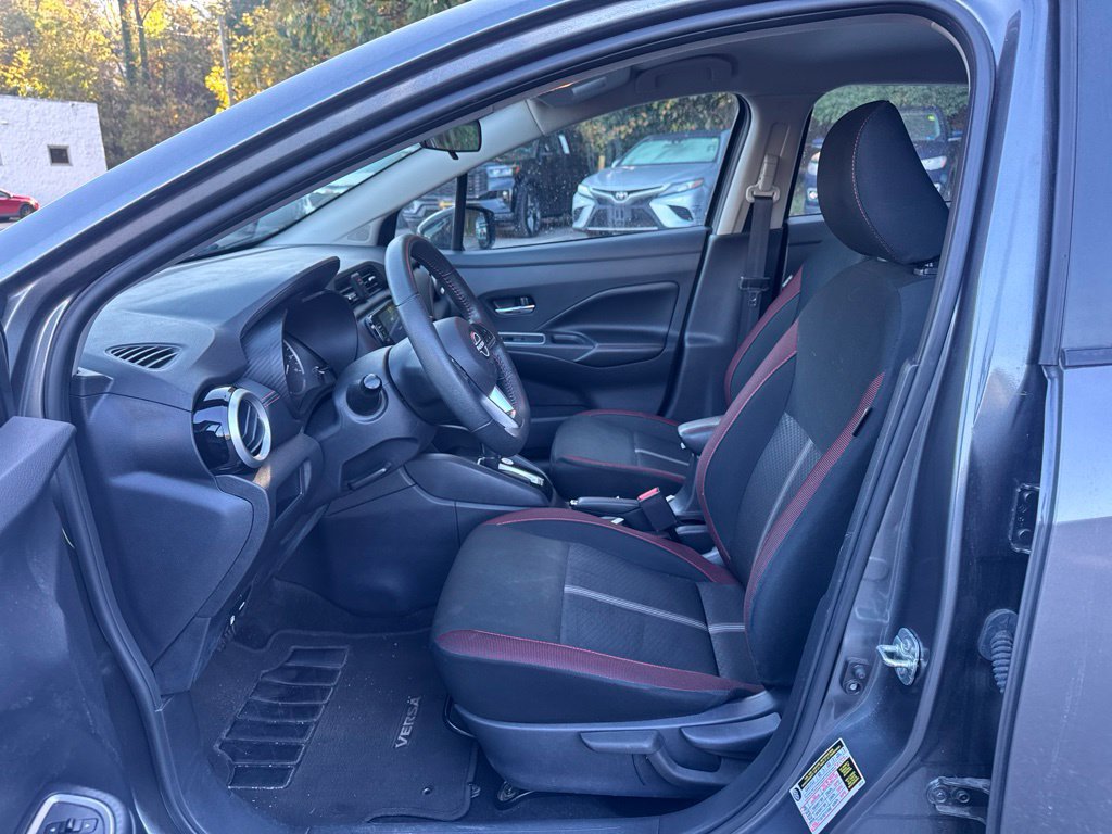 Used 2024 Nissan Versa SR FWD image 17