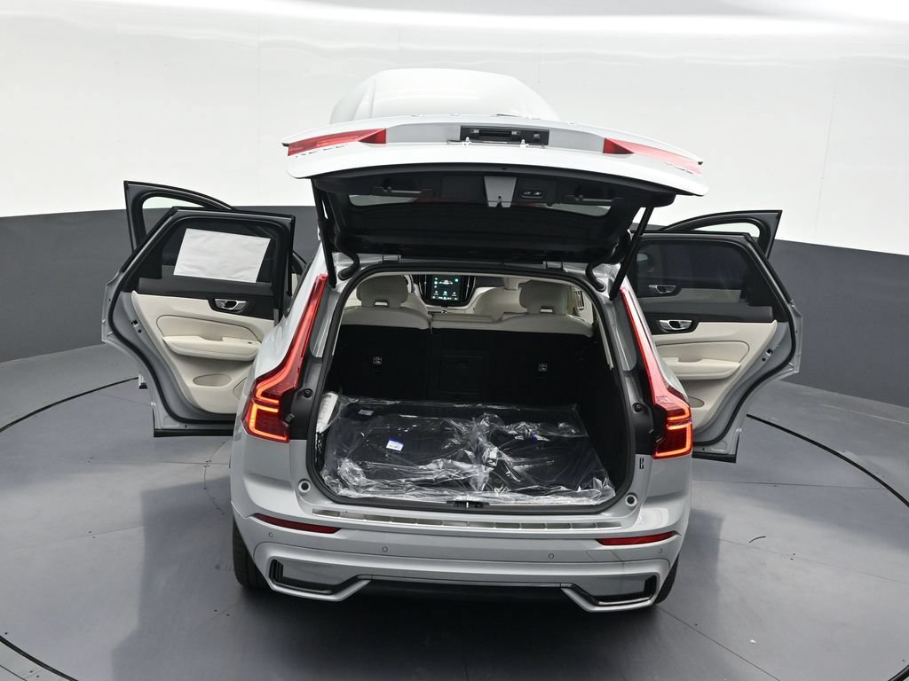New 2026 Volvo XC60 T8 Ultra w/ Protection Package Premier AWD/4WD image 32