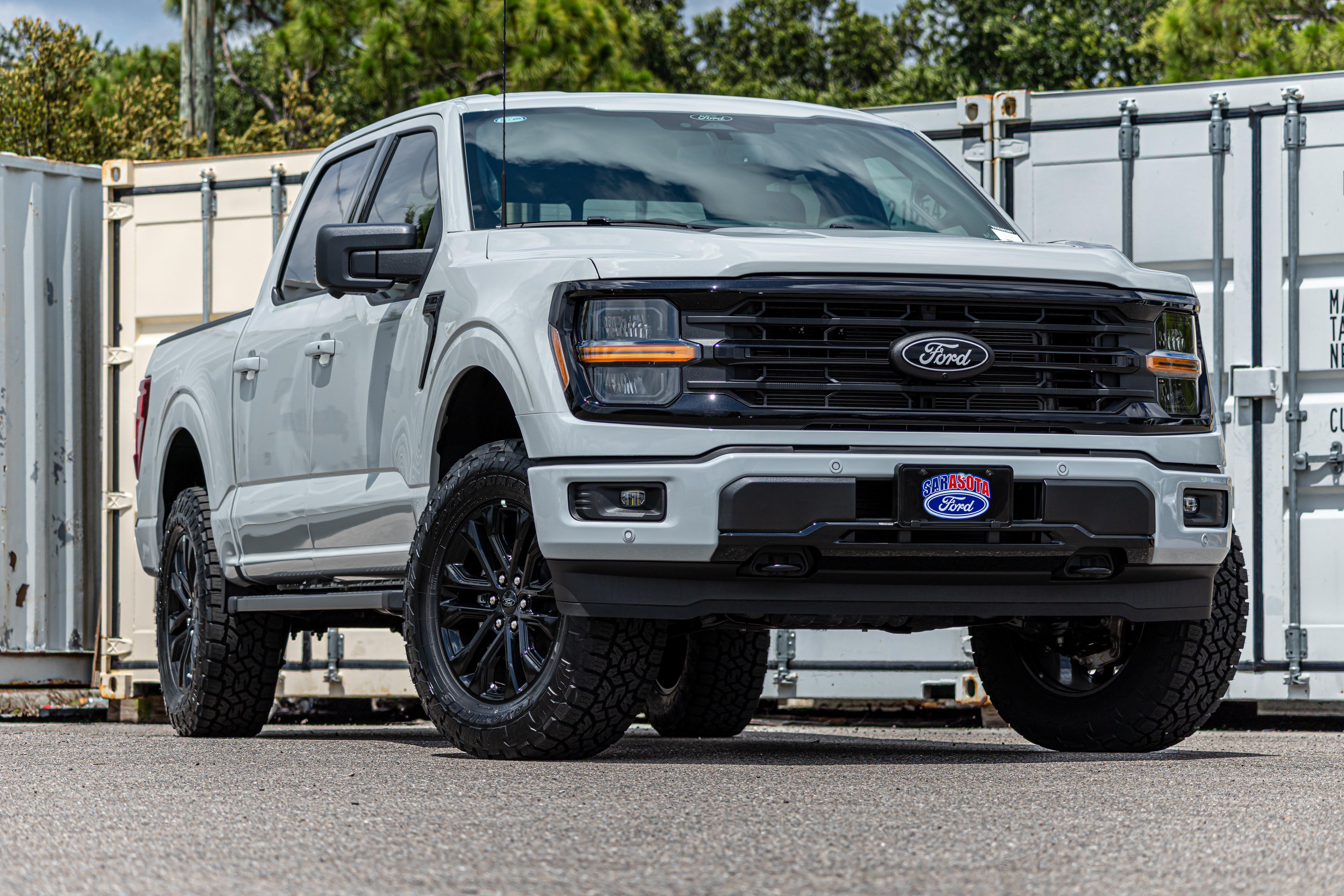 New 2026 Ford F150 XLT w/ Equipment Group 302A MID