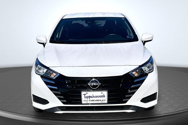 Used 2023 Nissan Versa SV FWD image 2