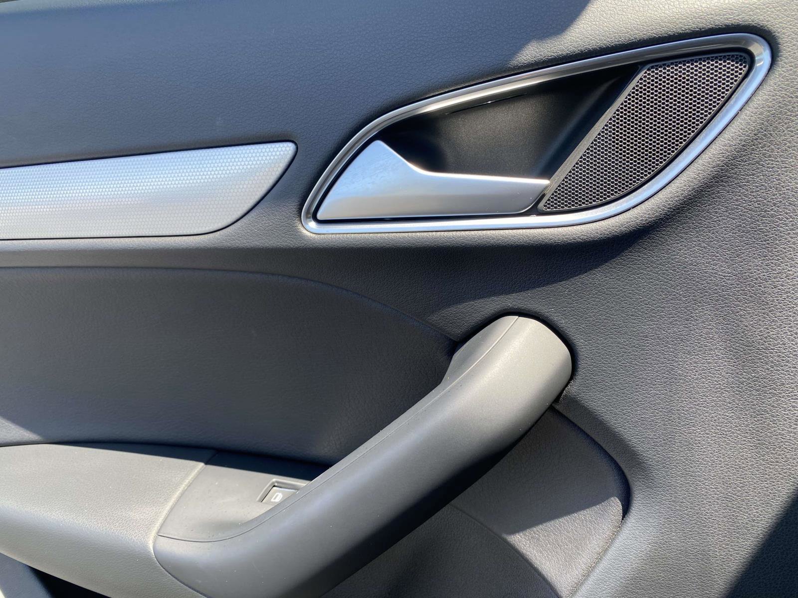 Used 2018 Audi Q3 2.0T Premium Plus w/ Premium Plus Package FWD image 14