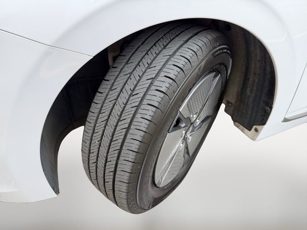 Used 2020 Hyundai Ioniq SE image 10