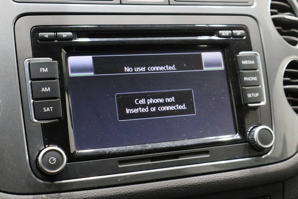 Used 2015 Volkswagen Tiguan S image 28