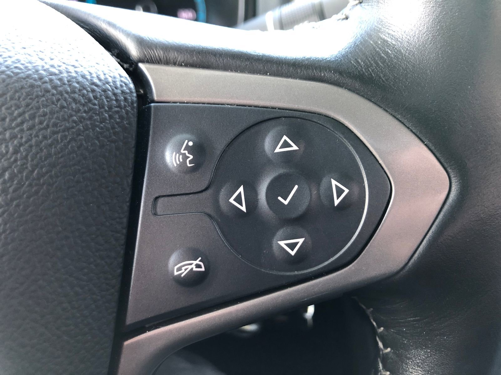 Used 2022 Chevrolet Colorado Z71 AWD/4WD image 31