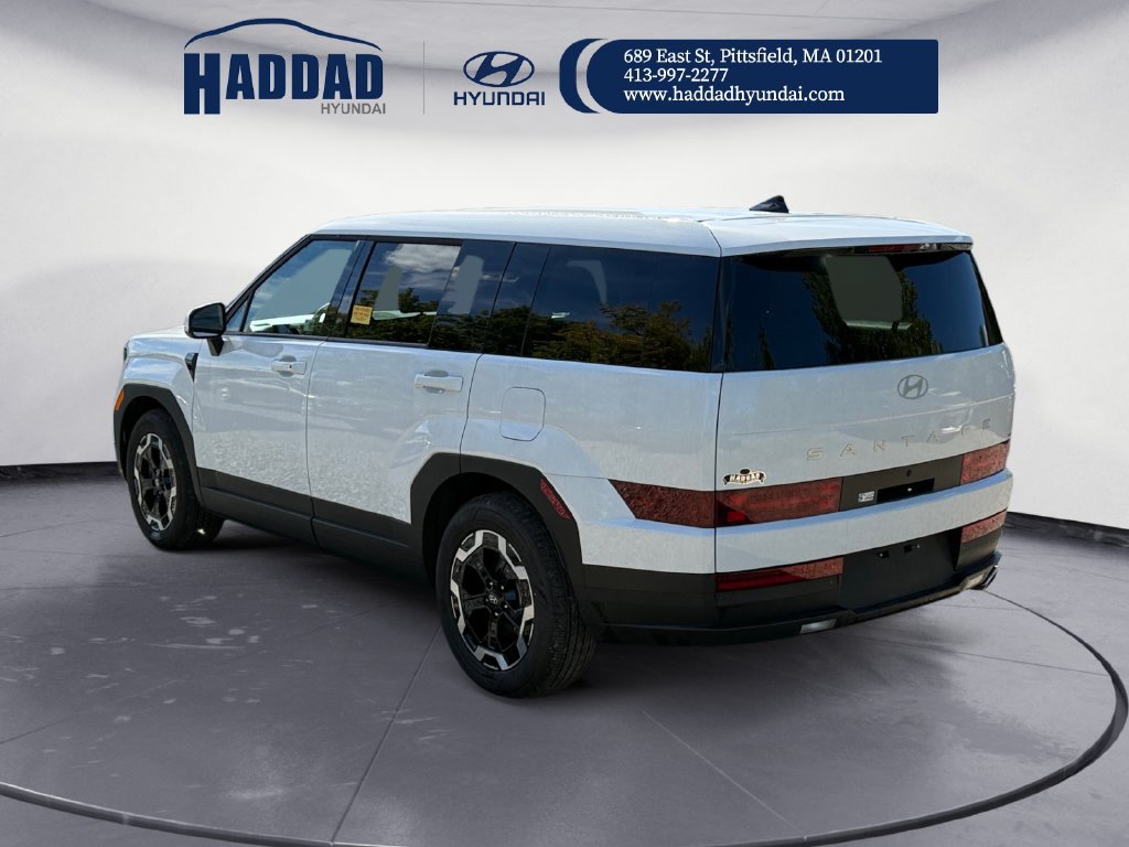 Used 2025 Hyundai Santa Fe SE AWD/4WD image 3
