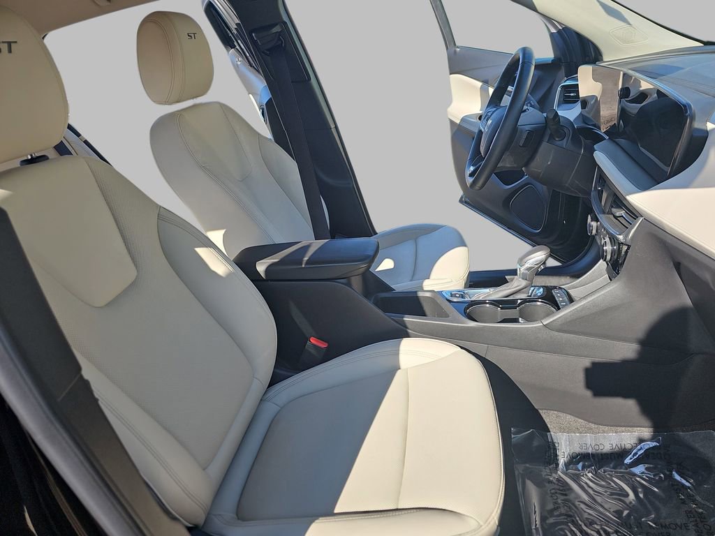 Certified 2024 Buick Encore GX Sport Touring w/ Advanced Technology Package AWD/4WD image 13