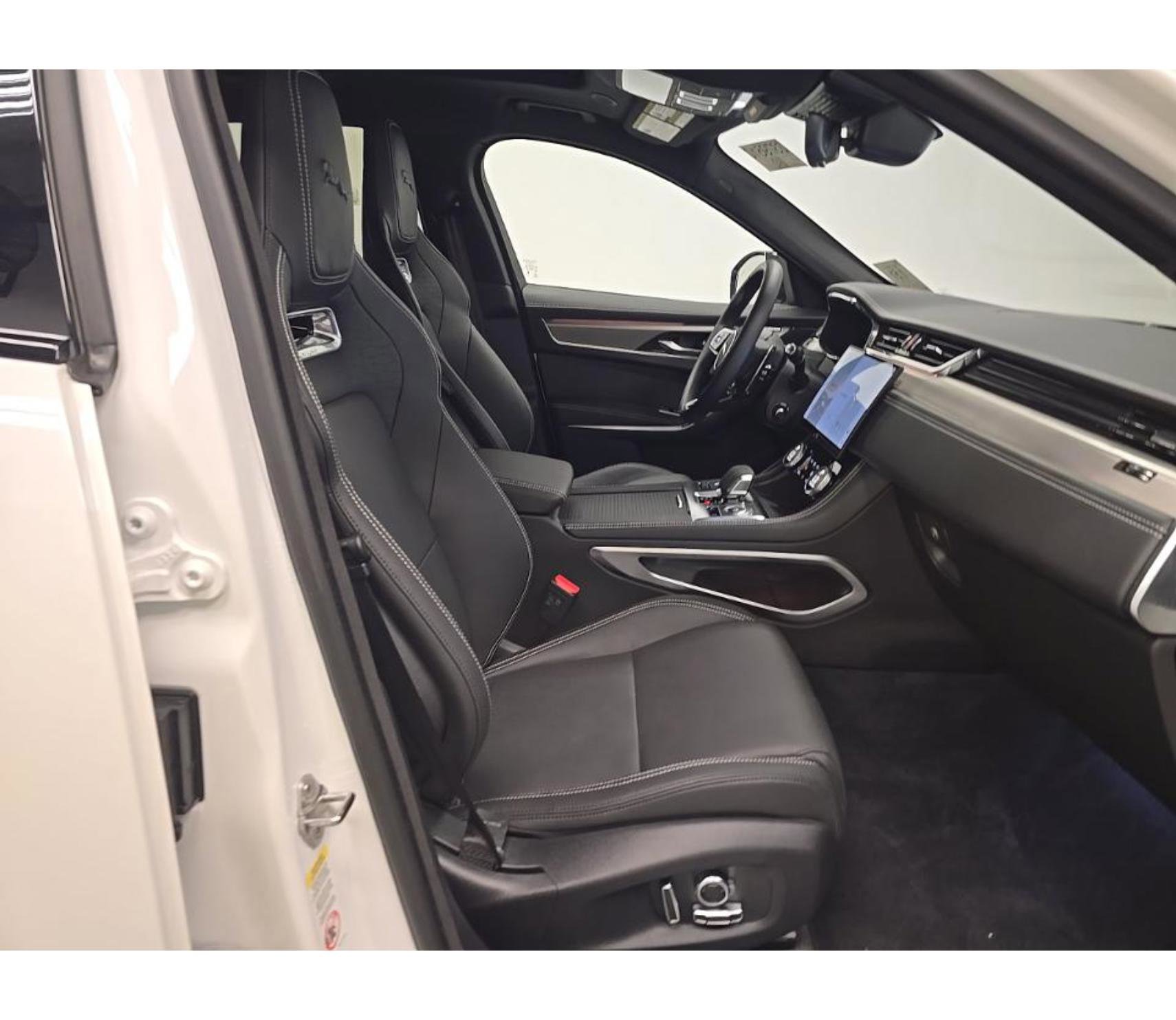 Used 2025 Jaguar F-PACE R-Dynamic S AWD/4WD image 8