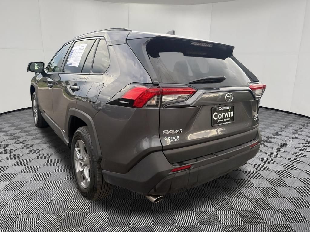 Used 2025 Toyota RAV4 XLE AWD/4WD image 4