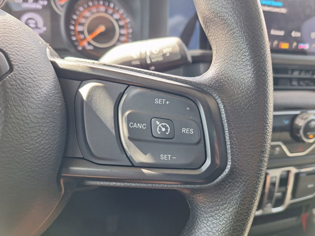 Used 2024 Jeep Gladiator Sport image 13