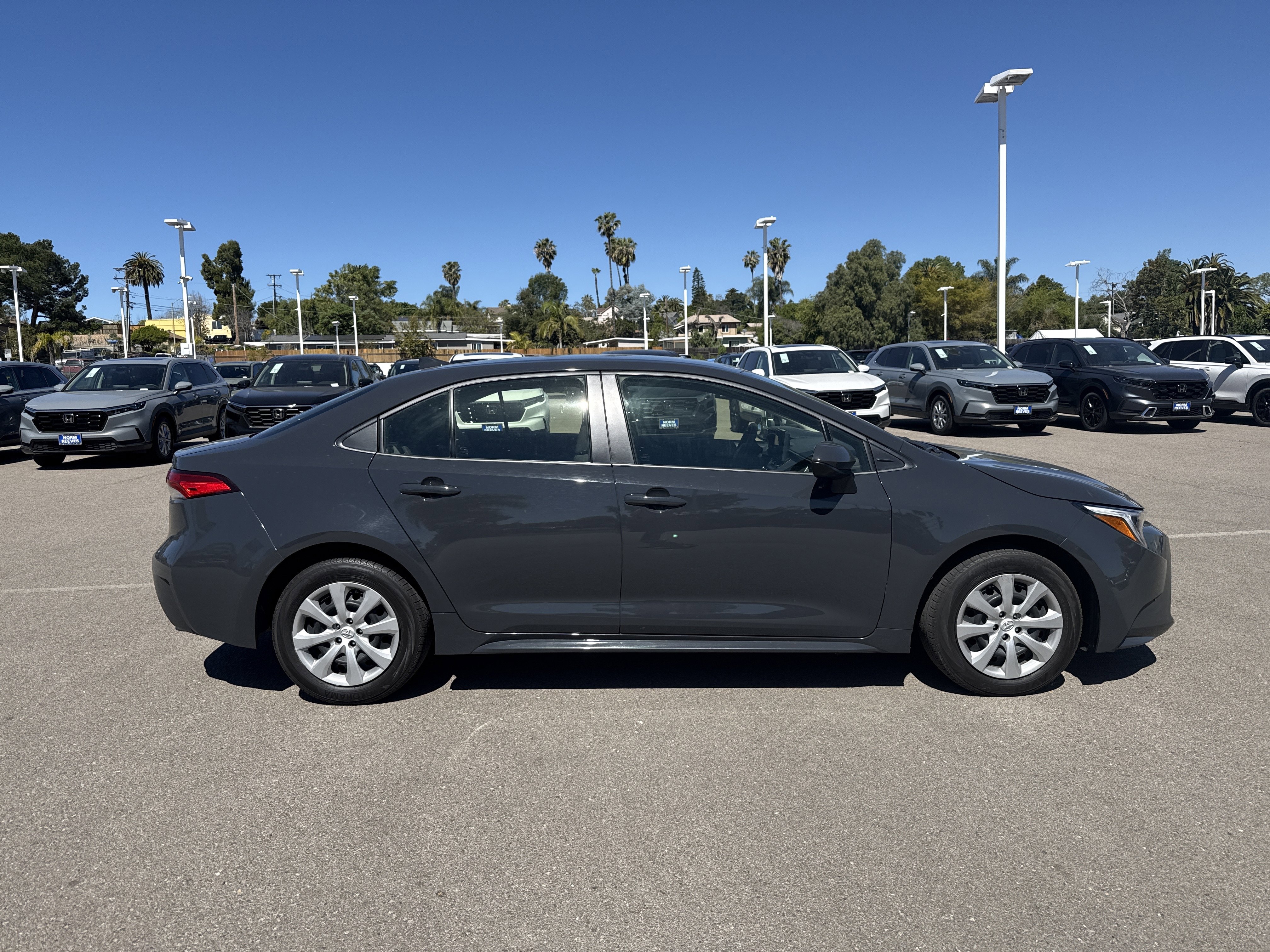 Used 2025 Toyota Corolla LE image 5