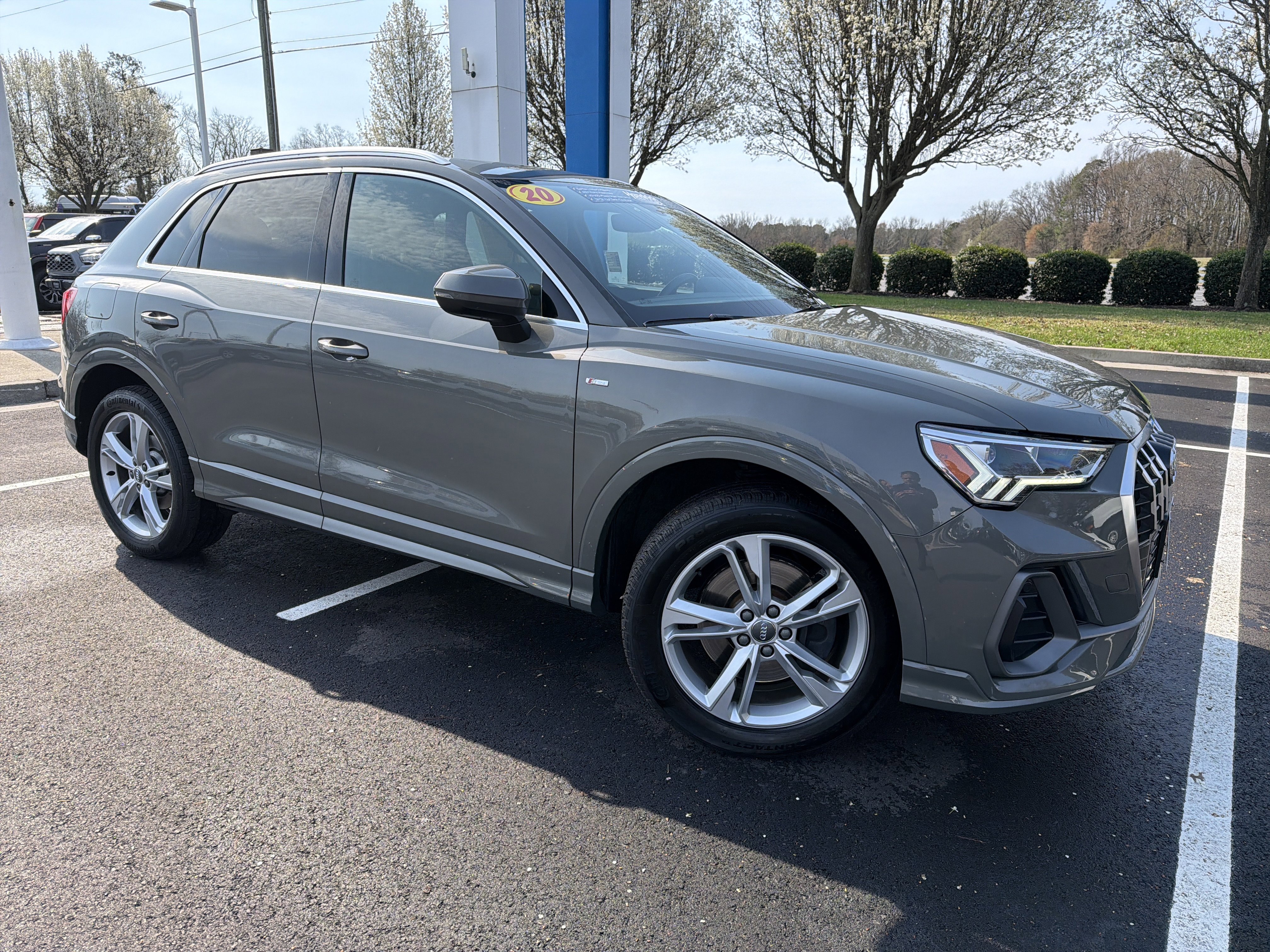 Used 2020 Audi Q3 2.0T Premium Plus w/ Premium Plus Package image 2