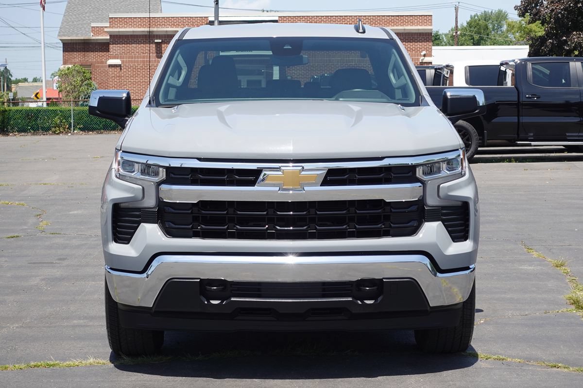 Used 2024 Chevrolet Silverado 1500 LT AWD/4WD image 5