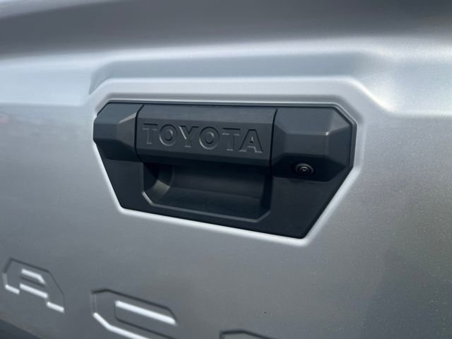 Used 2025 Toyota Tacoma TRD Sport AWD/4WD image 34