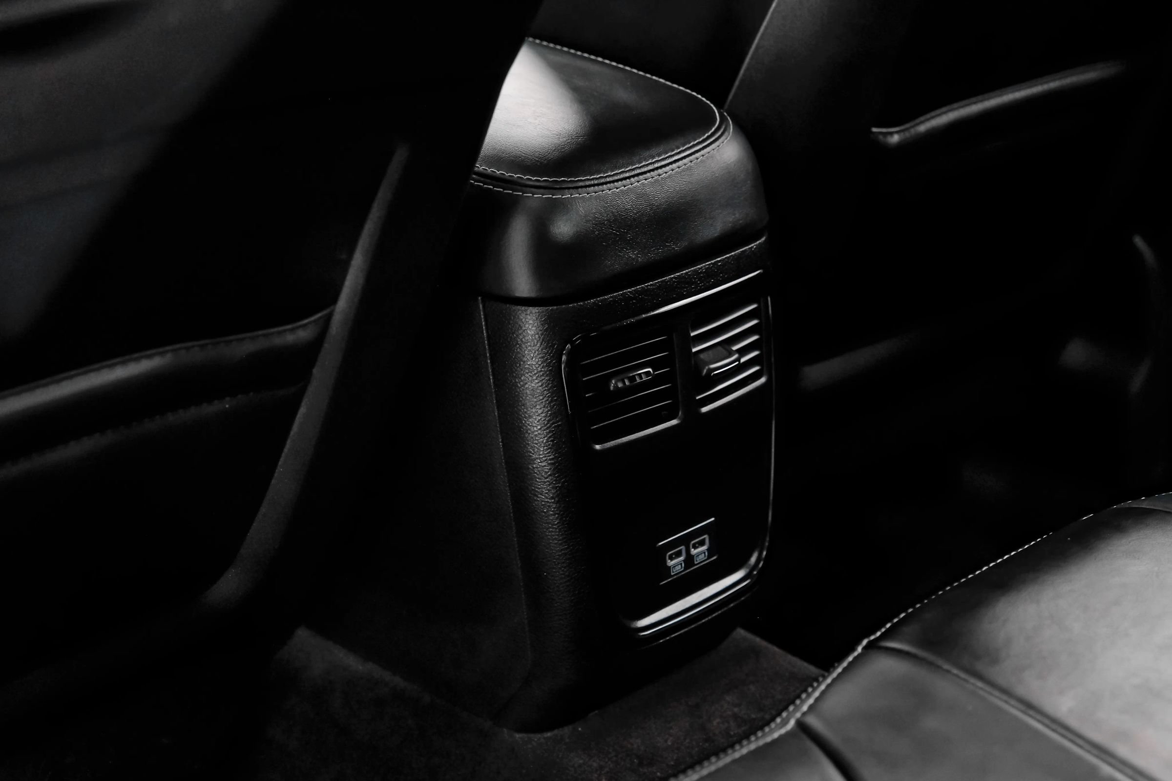 Used 2018 Chrysler 300 S w/ 300S Premium Group RWD image 50