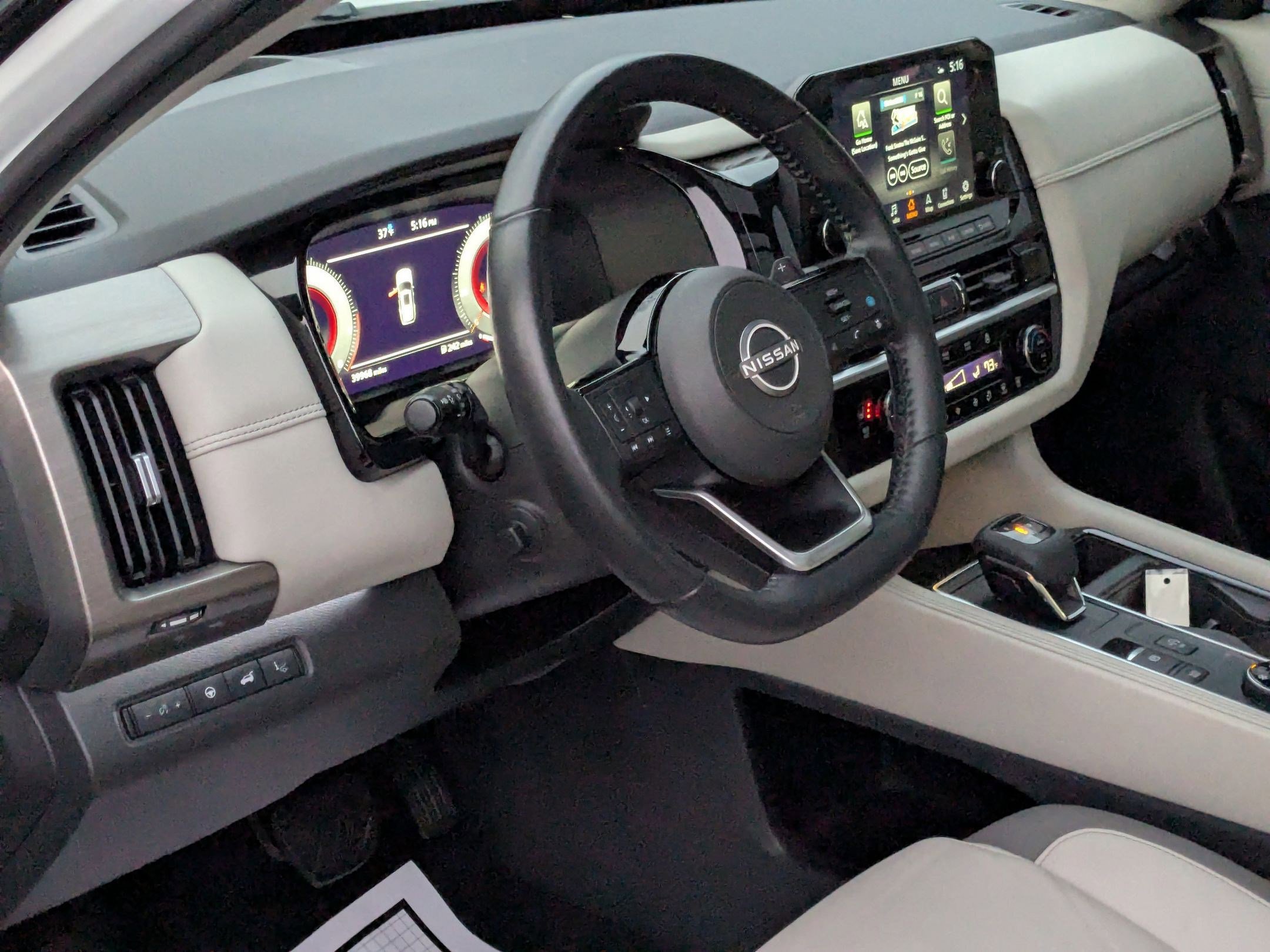 Used 2022 Nissan Pathfinder Platinum w/ Cargo Package image 10