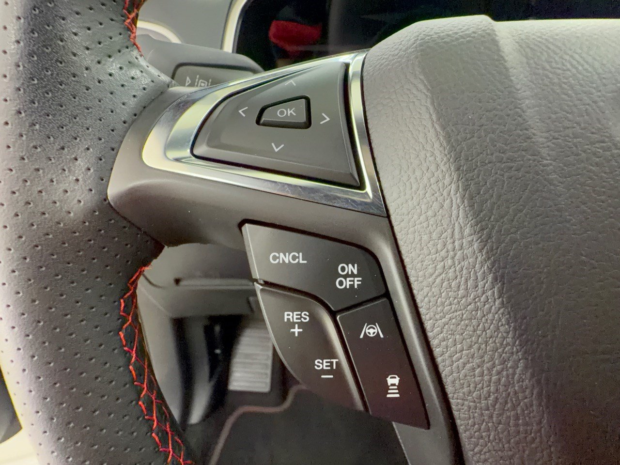 Certified 2021 Ford Edge ST-Line FWD image 18