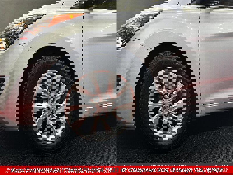 Used 2012 Hyundai Elantra GLS image 25