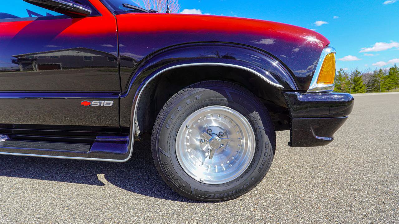 Used 1997 Chevrolet S10 Pickup LS w/ Preferred Equipment Group RWD image 32
